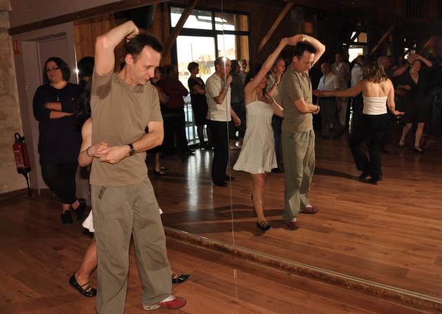 min 2010 04 18 station danse 072